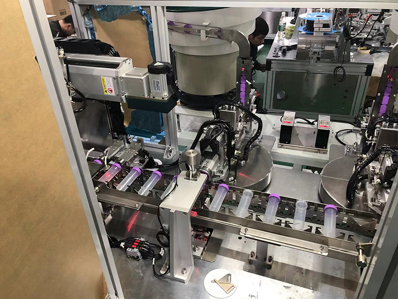 Comparison of automatic screen printing machine and semi-automatic screen printing machine