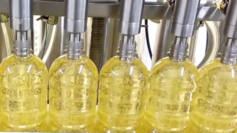 Edible oil liquid filling machine: key equipment for the food industry