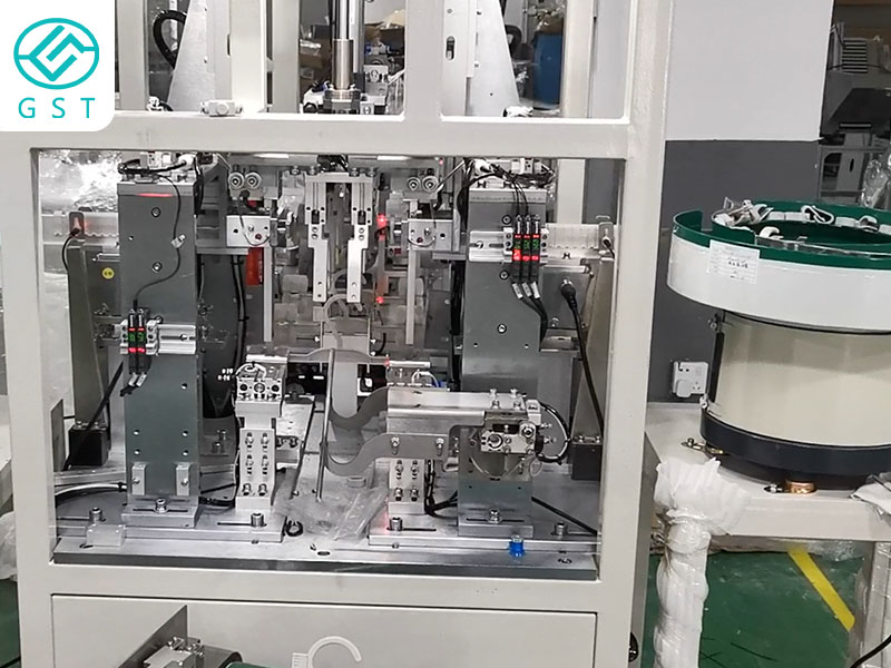  Three-way nut tightening fully automated equipment
